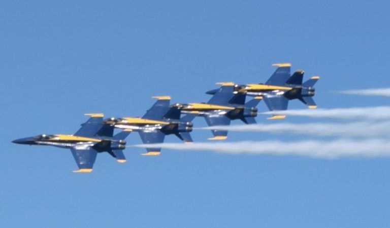 RV Sidetrip: Watch The Blue Angels Practice in Pensacola