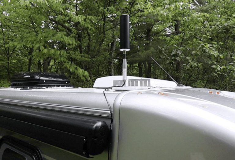 Unboxing, installation and testing of our new redundant mobile Internet system