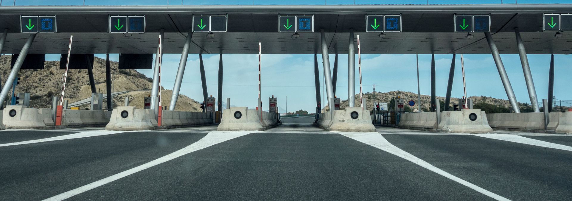 QUICK! Which lane do I use? Navigating Toll Roads with an RV